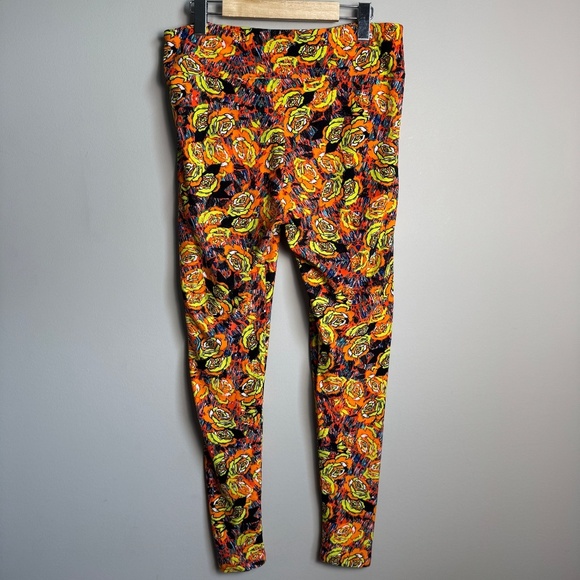 LulaRoe Women's Bright Abstract Flower Print Leggings Orange Tall & Curvy Lounge - Picture 4 of 12